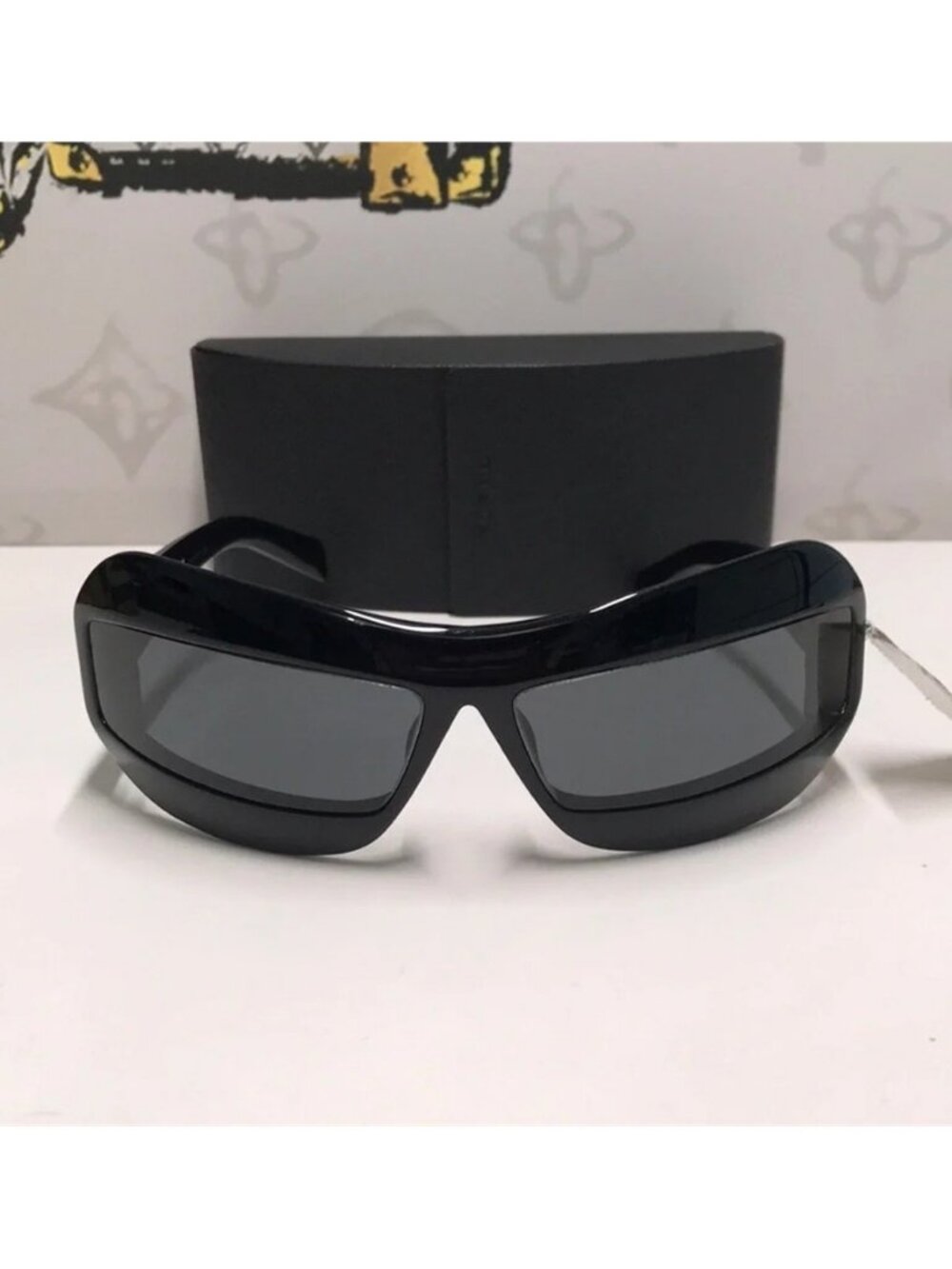 New Authentic Stylish Black Sunglasses Prada SPR30Y 1AB-5s0 - Picture 8 of 13